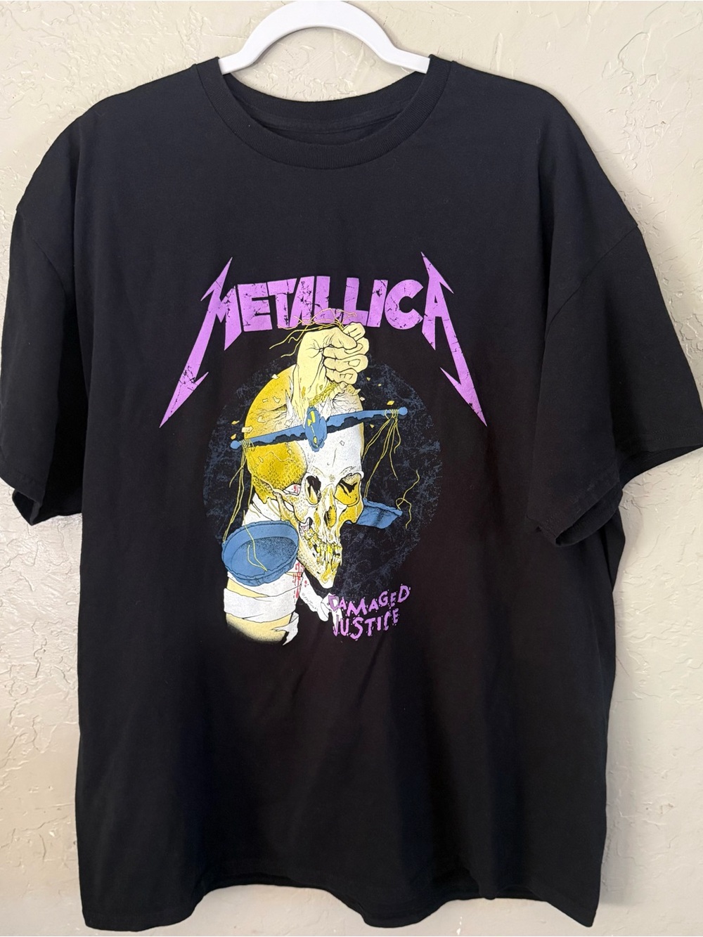 Metallica Damaged Justice Graphic Tee — Black